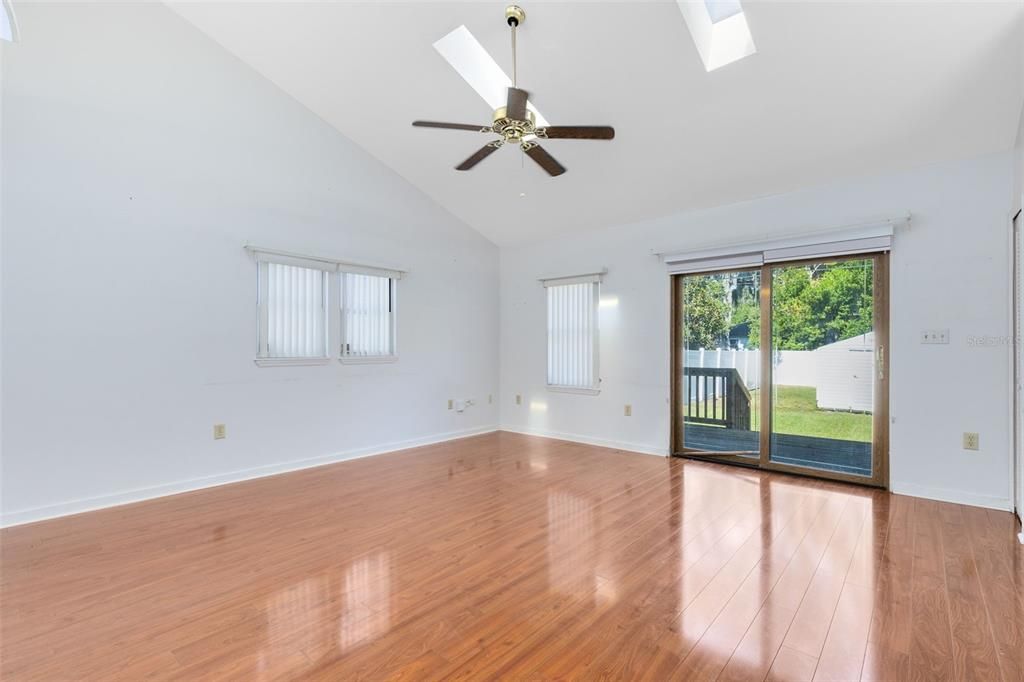 待售: $395,000 (3 贝兹, 2 浴室, 1518 平方英尺)