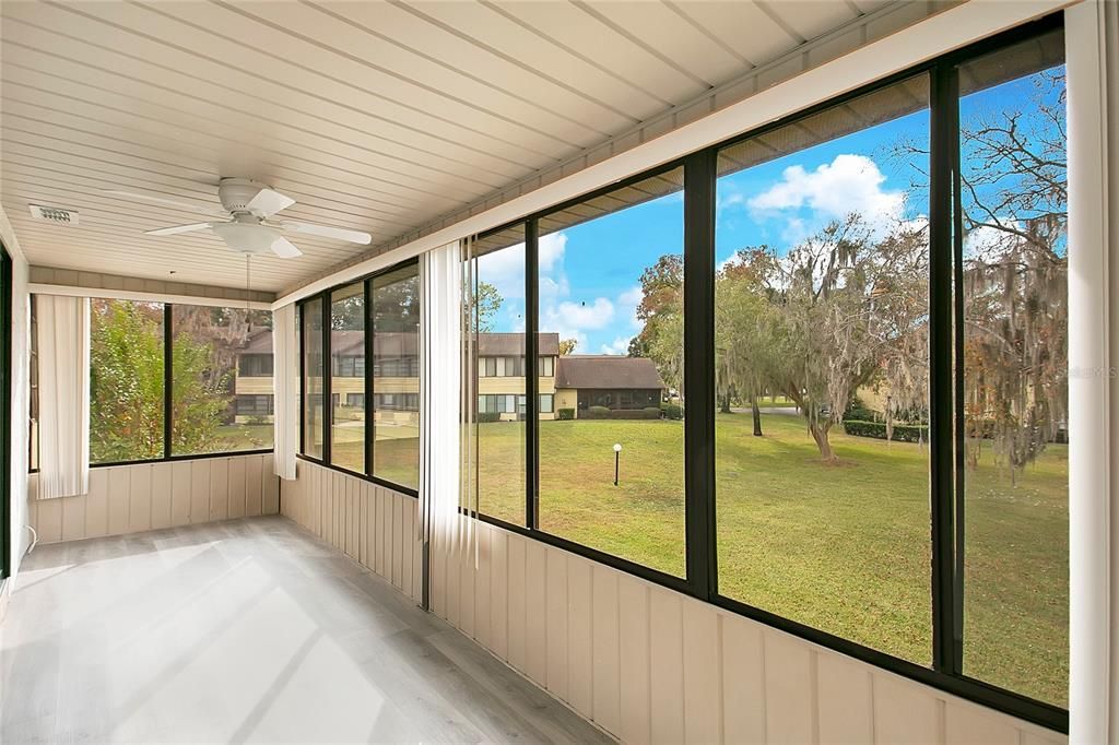 For Sale: $159,500 (2 beds, 2 baths, 1072 Square Feet)