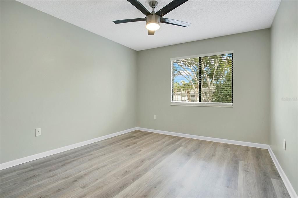 For Sale: $159,500 (2 beds, 2 baths, 1072 Square Feet)