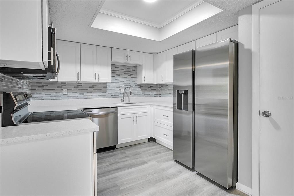 For Sale: $159,500 (2 beds, 2 baths, 1072 Square Feet)