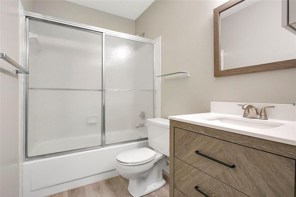 For Sale: $159,500 (2 beds, 2 baths, 1072 Square Feet)