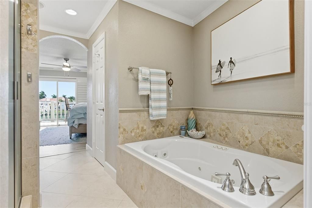 En Venta: $989,000 (2 camas, 2 baños, 1655 Pies cuadrados)