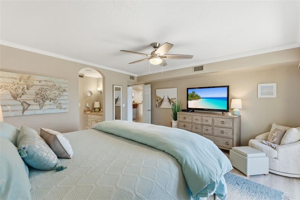 En Venta: $989,000 (2 camas, 2 baños, 1655 Pies cuadrados)