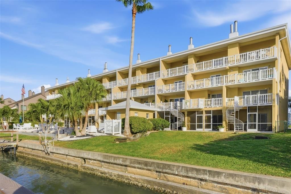 En Venta: $989,000 (2 camas, 2 baños, 1655 Pies cuadrados)