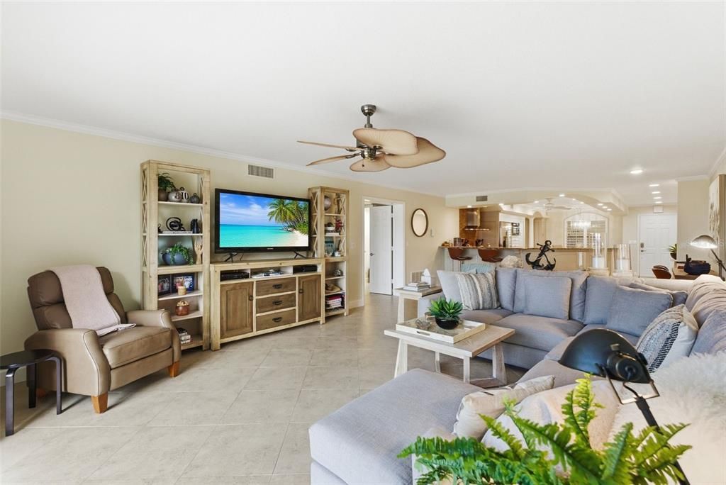 En Venta: $989,000 (2 camas, 2 baños, 1655 Pies cuadrados)