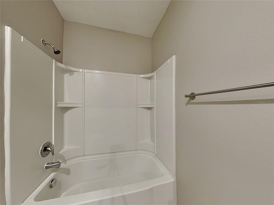 出租: $1,939 (4 贝兹, 2 浴室, 1846 平方英尺)