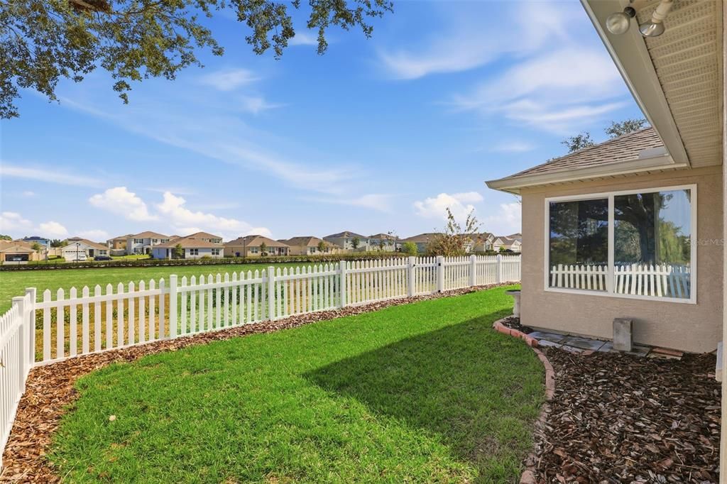 For Sale: $339,000 (4 beds, 2 baths, 2090 Square Feet)