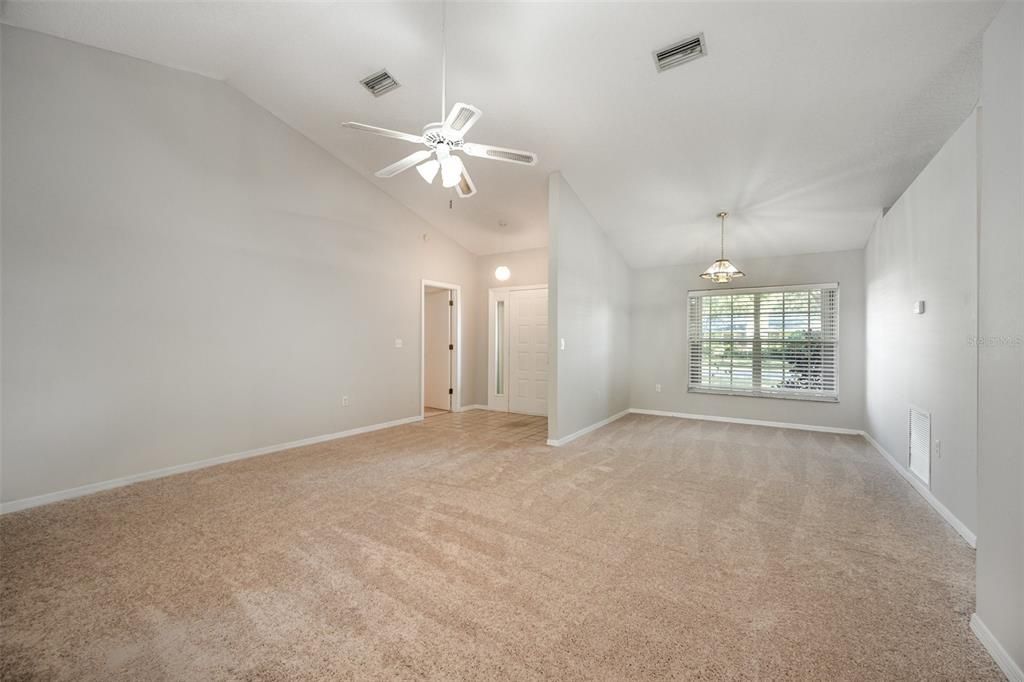 待售: $345,000 (3 贝兹, 2 浴室, 1582 平方英尺)