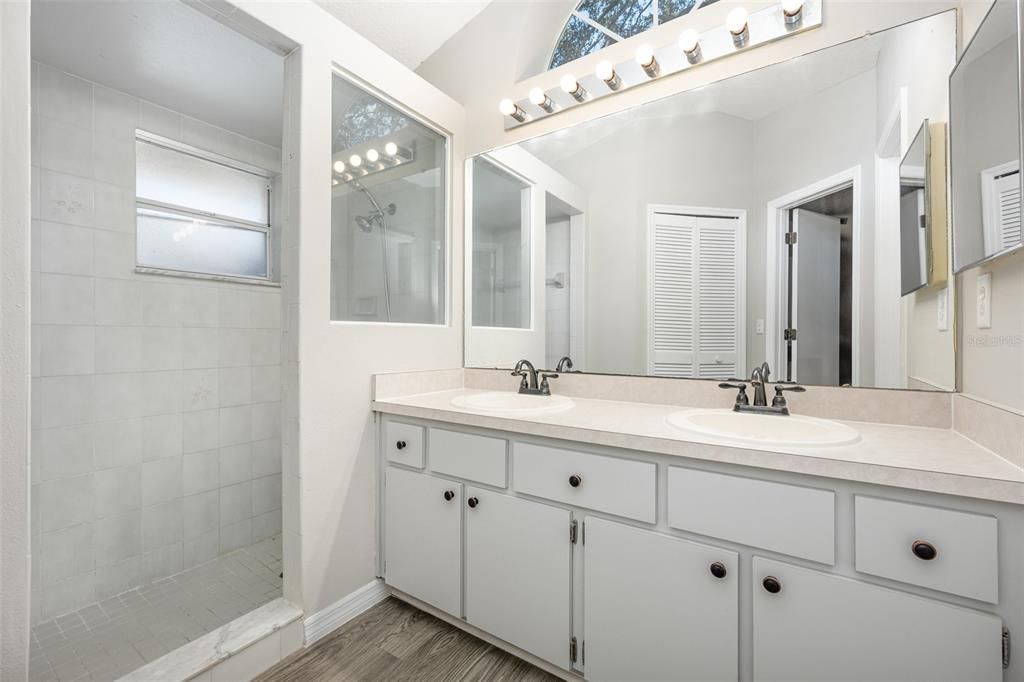 待售: $345,000 (3 贝兹, 2 浴室, 1582 平方英尺)