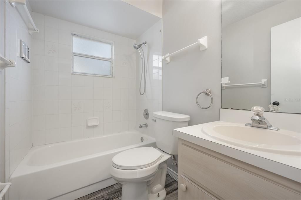 待售: $345,000 (3 贝兹, 2 浴室, 1582 平方英尺)