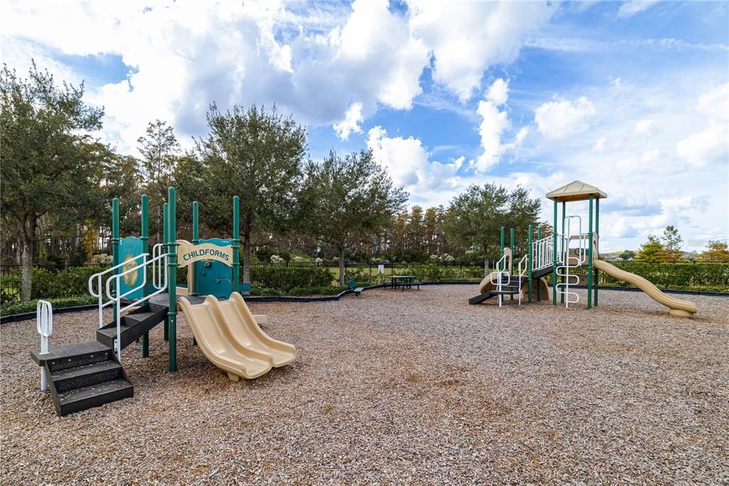 For Sale: $505,000 (4 beds, 2 baths, 1833 Square Feet)