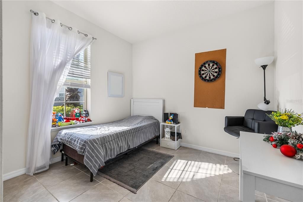 For Sale: $505,000 (4 beds, 2 baths, 1833 Square Feet)