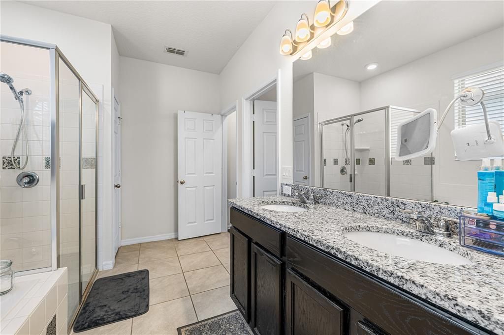 For Sale: $505,000 (4 beds, 2 baths, 1833 Square Feet)