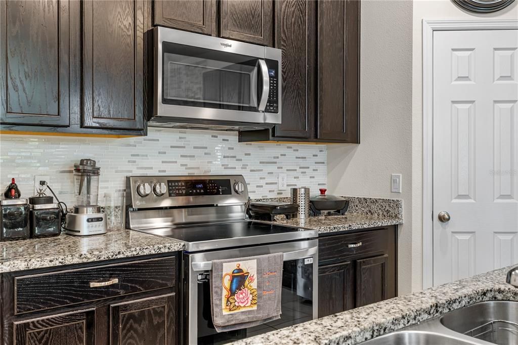 For Sale: $505,000 (4 beds, 2 baths, 1833 Square Feet)