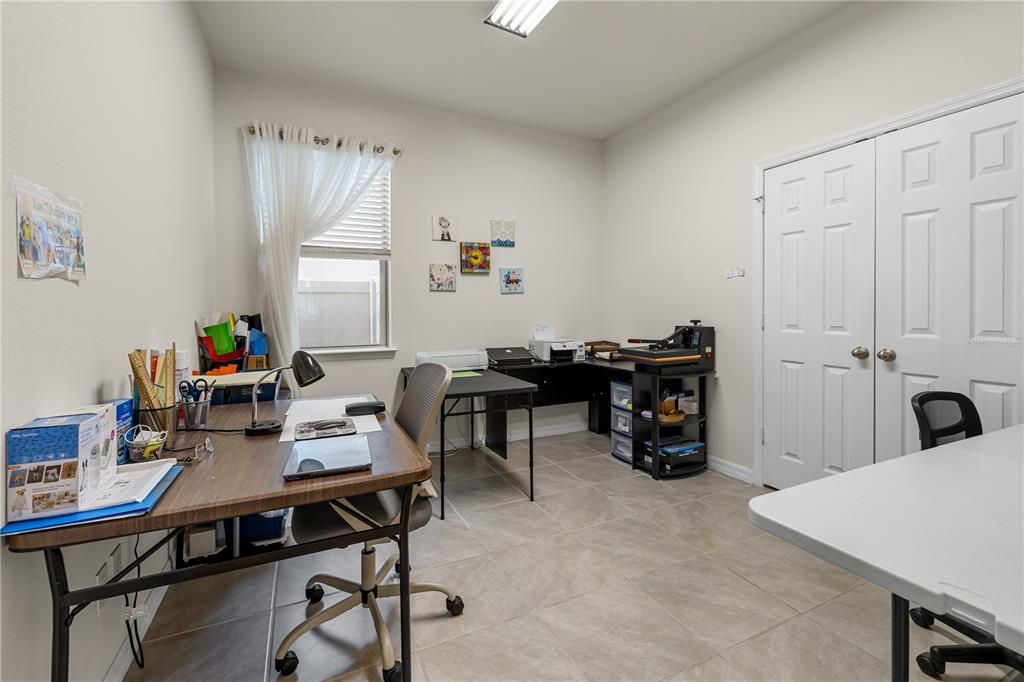 For Sale: $505,000 (4 beds, 2 baths, 1833 Square Feet)