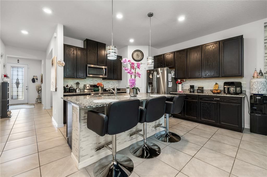 For Sale: $505,000 (4 beds, 2 baths, 1833 Square Feet)