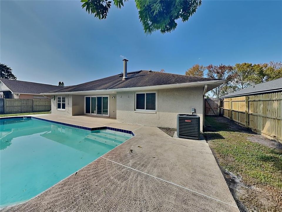 For Rent: $2,949 (4 beds, 2 baths, 1968 Square Feet)