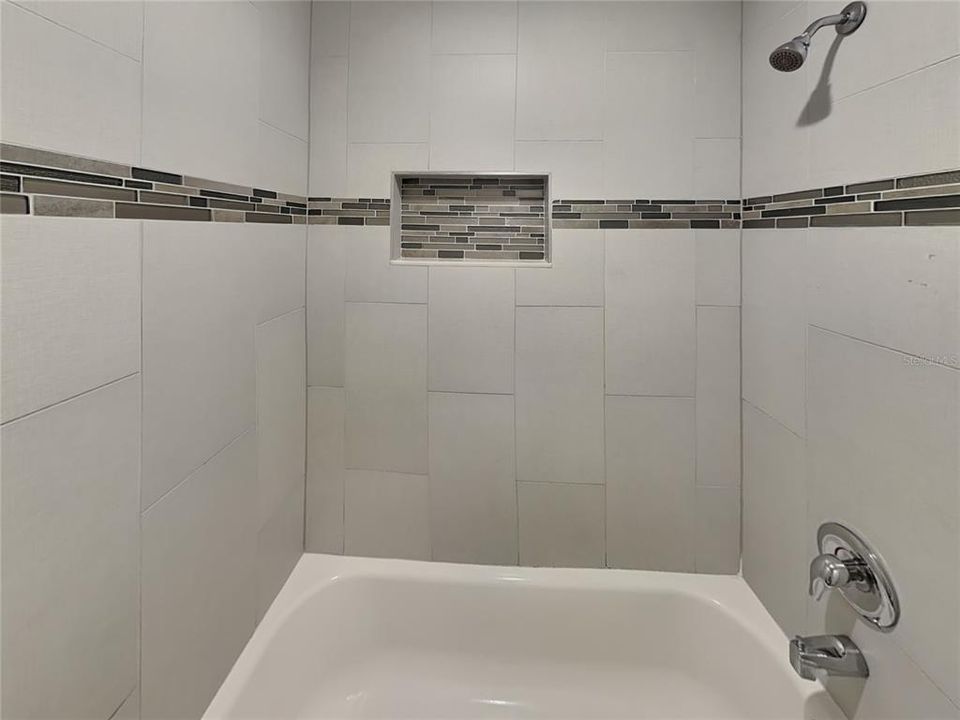 For Rent: $2,949 (4 beds, 2 baths, 1968 Square Feet)