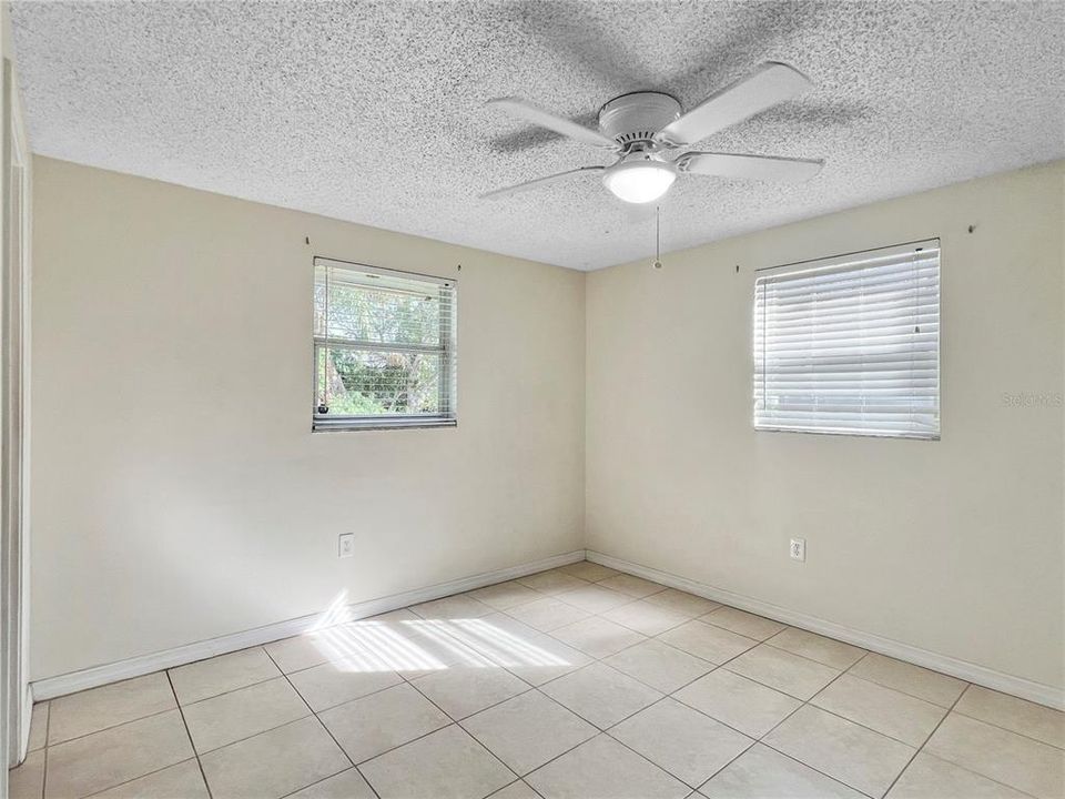 For Rent: $2,300 (3 beds, 2 baths, 1090 Square Feet)