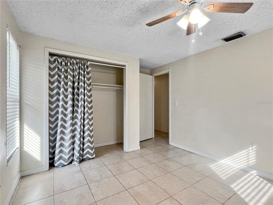 For Rent: $2,300 (3 beds, 2 baths, 1090 Square Feet)