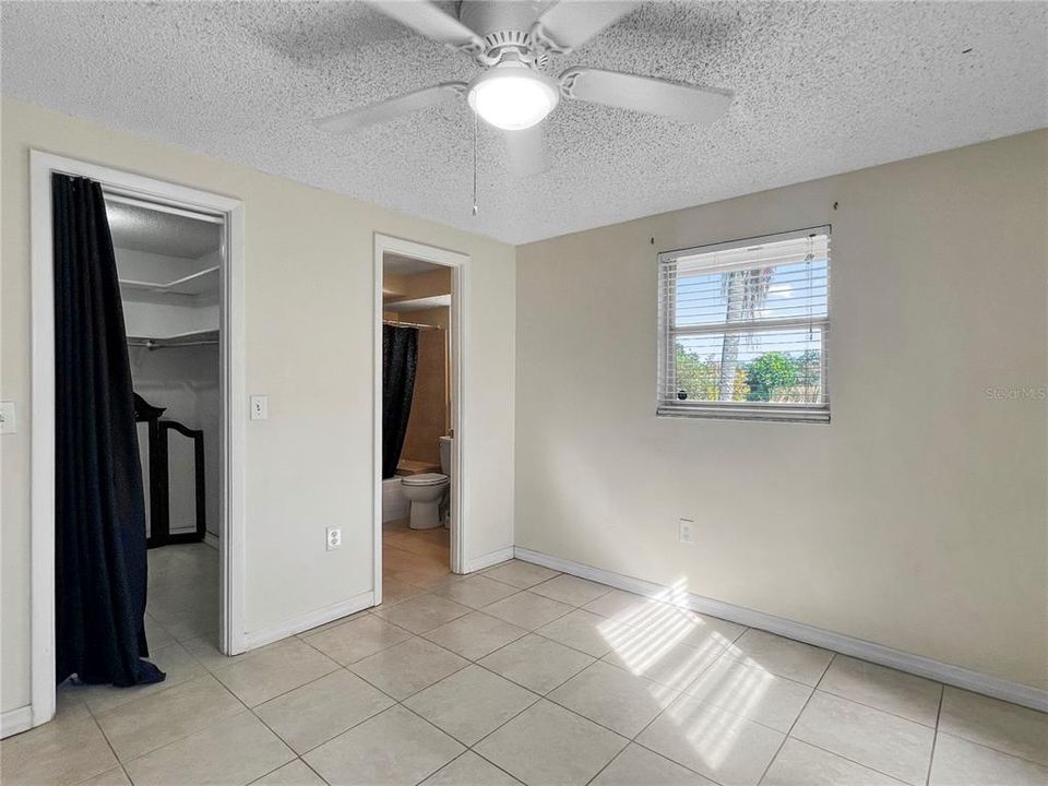 For Rent: $2,300 (3 beds, 2 baths, 1090 Square Feet)