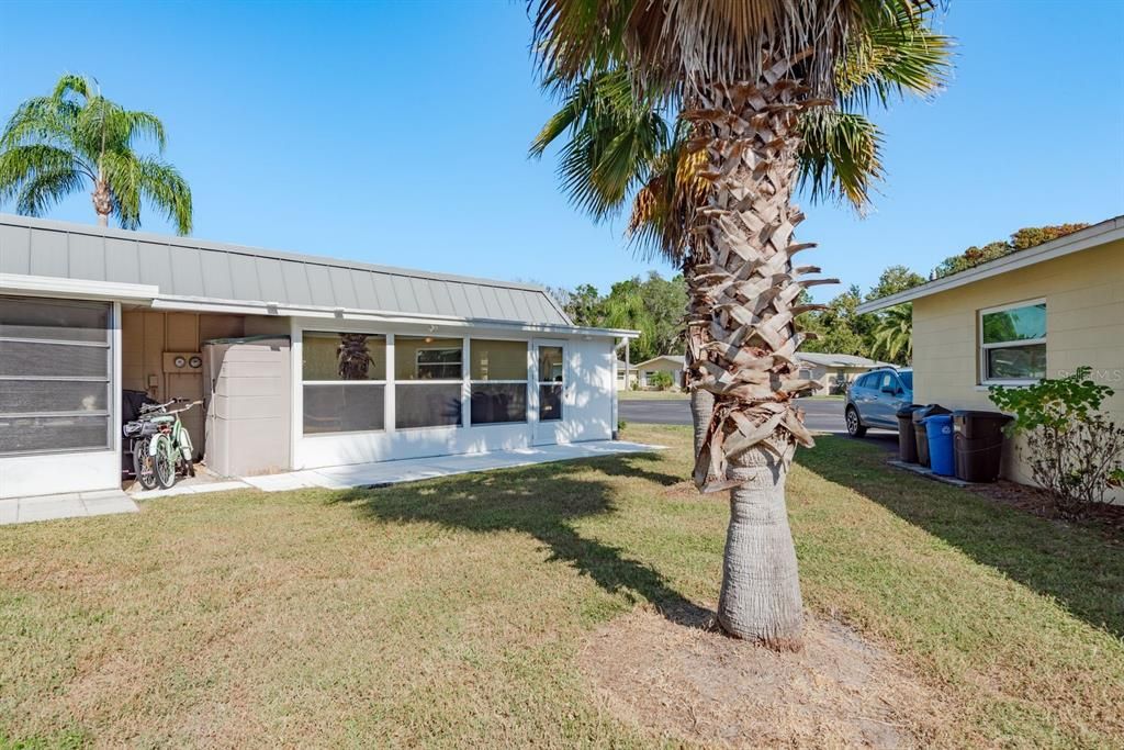 For Sale: $125,000 (2 beds, 2 baths, 984 Square Feet)