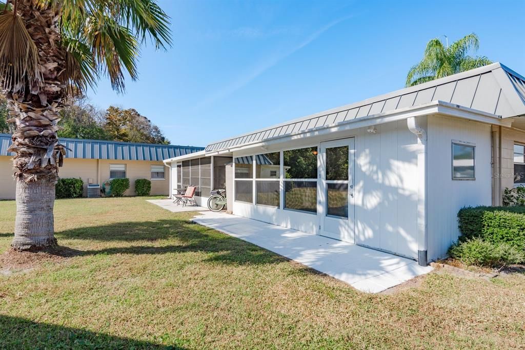 For Sale: $125,000 (2 beds, 2 baths, 984 Square Feet)