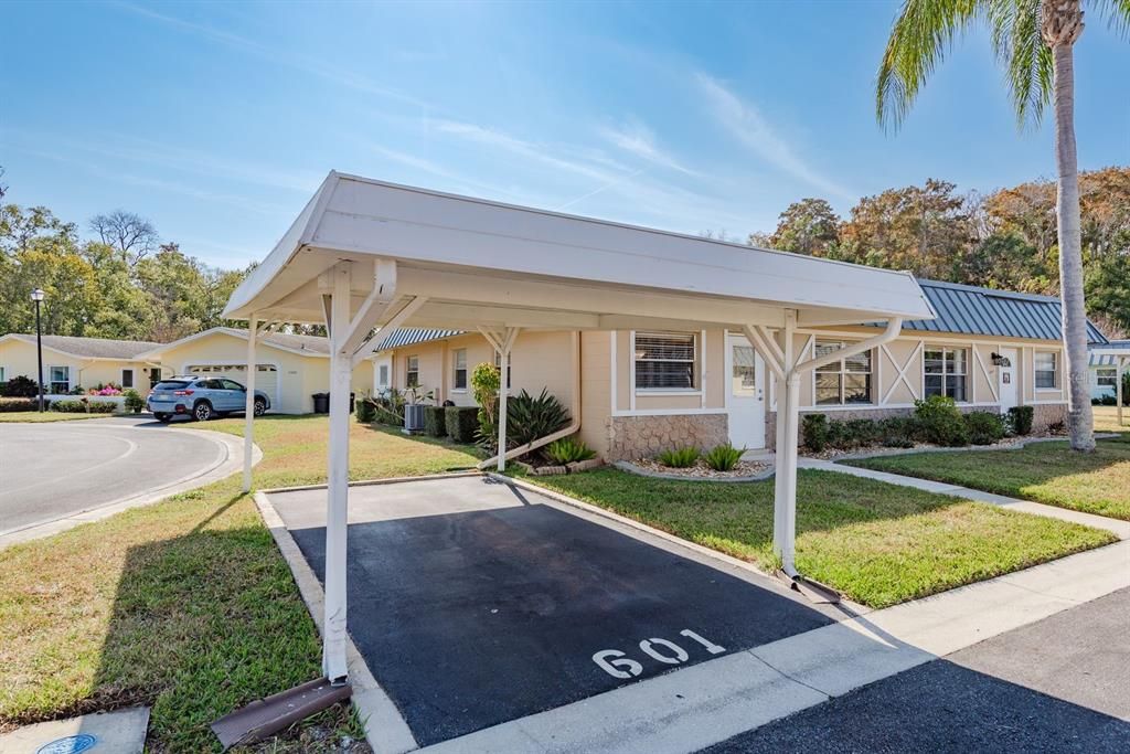 For Sale: $125,000 (2 beds, 2 baths, 984 Square Feet)