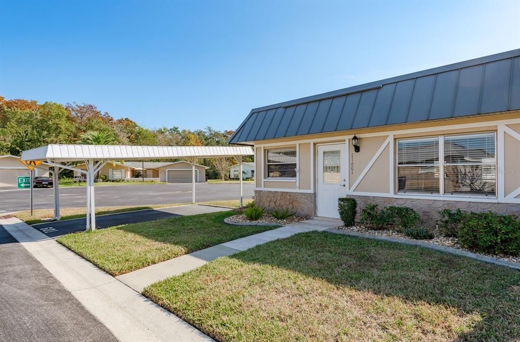 For Sale: $125,000 (2 beds, 2 baths, 984 Square Feet)