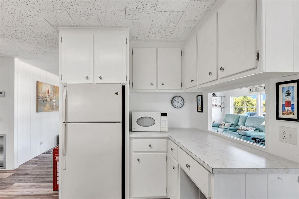 For Sale: $265,000 (2 beds, 2 baths, 1104 Square Feet)