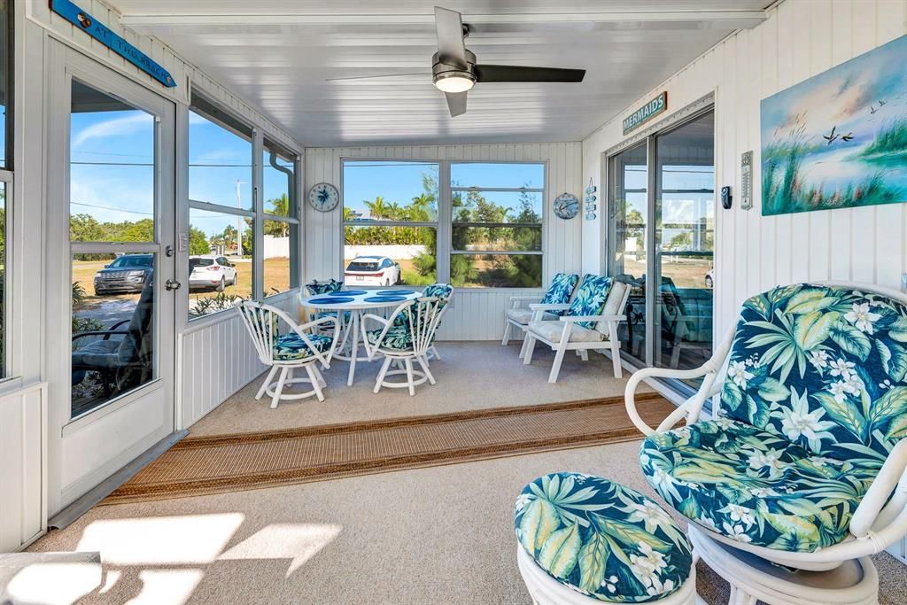 For Sale: $265,000 (2 beds, 2 baths, 1104 Square Feet)