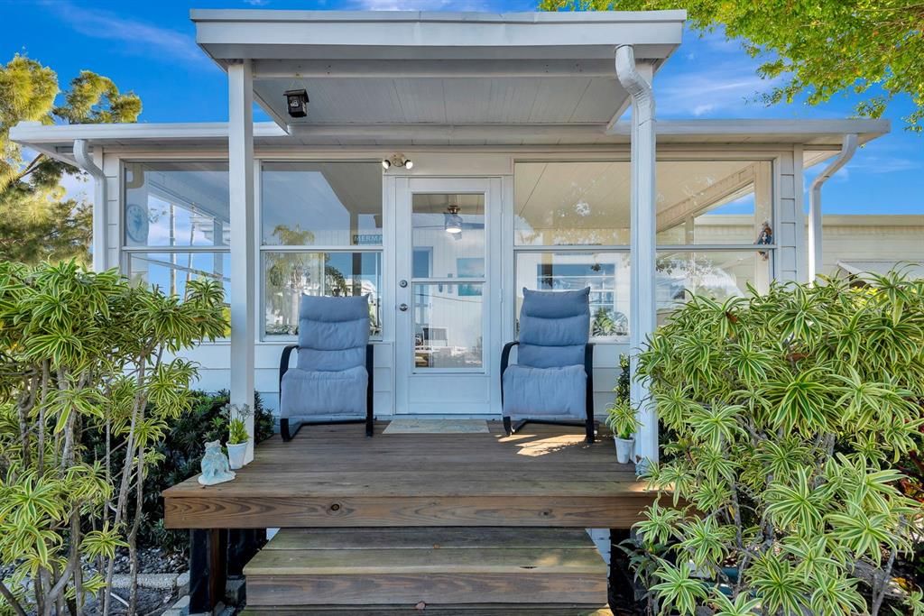 For Sale: $265,000 (2 beds, 2 baths, 1104 Square Feet)