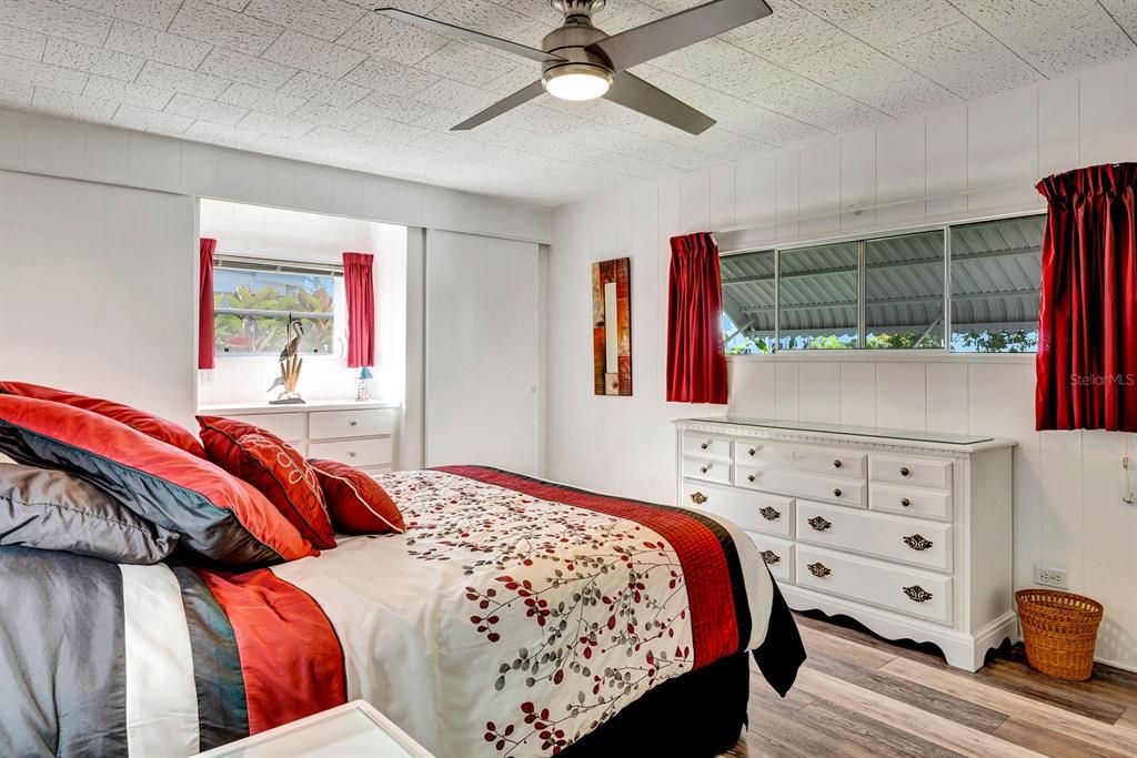 For Sale: $265,000 (2 beds, 2 baths, 1104 Square Feet)