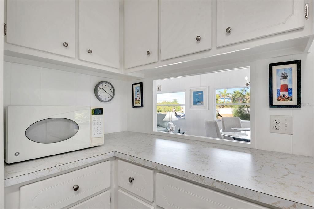 For Sale: $265,000 (2 beds, 2 baths, 1104 Square Feet)