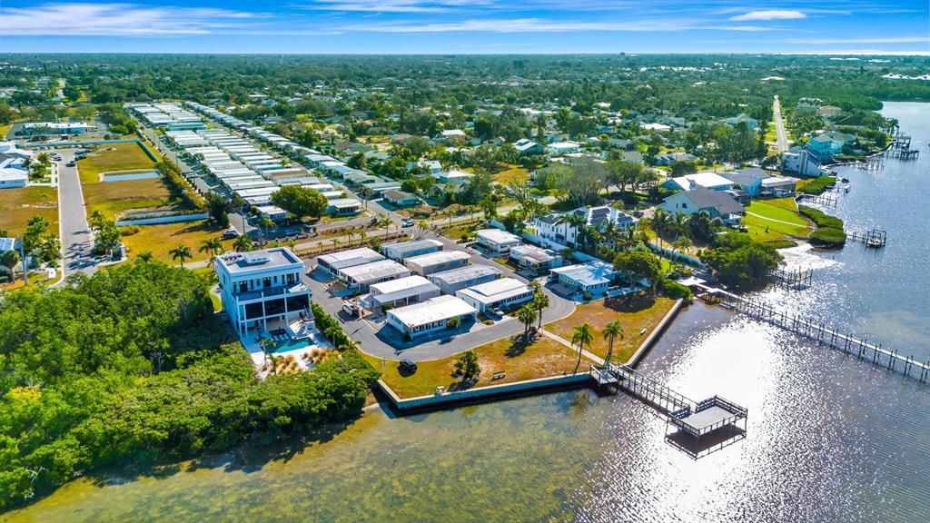 For Sale: $265,000 (2 beds, 2 baths, 1104 Square Feet)