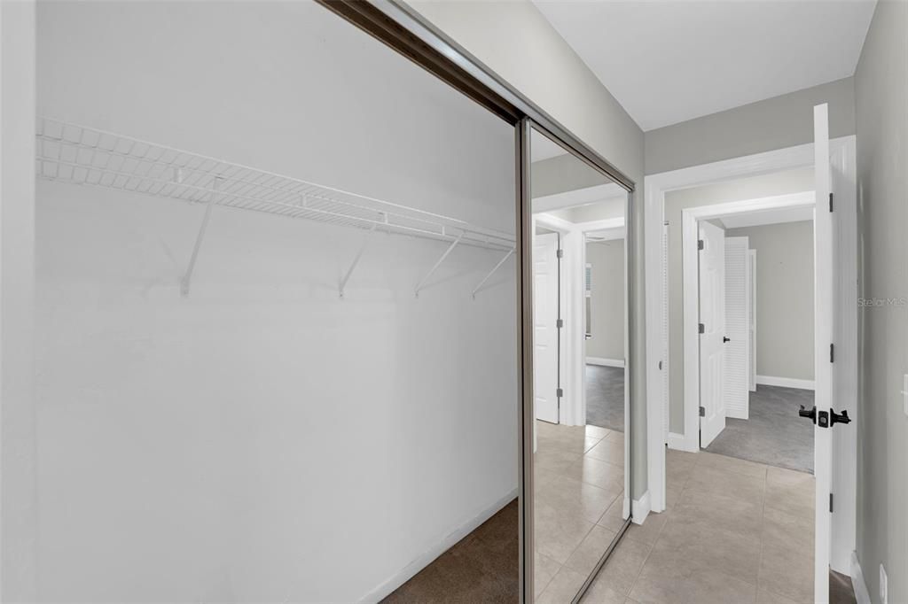 待售: $234,900 (2 贝兹, 2 浴室, 1048 平方英尺)