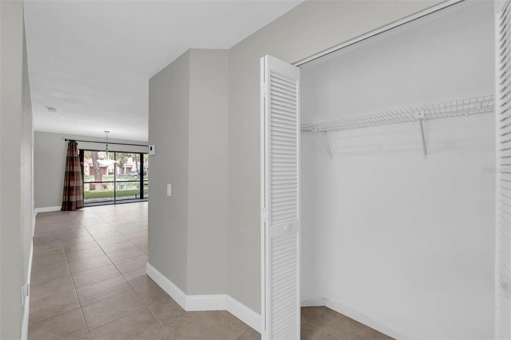 待售: $234,900 (2 贝兹, 2 浴室, 1048 平方英尺)