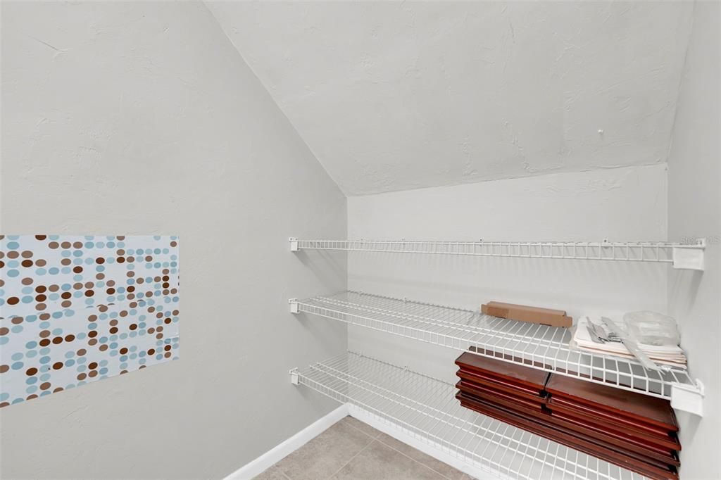 待售: $234,900 (2 贝兹, 2 浴室, 1048 平方英尺)