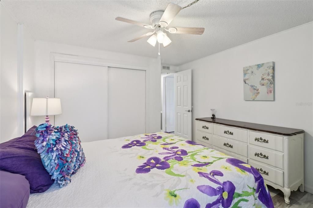 En Venta: $224,900 (2 camas, 2 baños, 1050 Pies cuadrados)