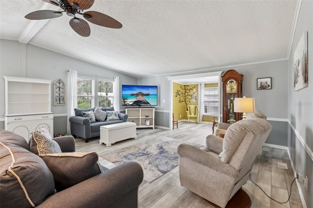 En Venta: $224,900 (2 camas, 2 baños, 1050 Pies cuadrados)