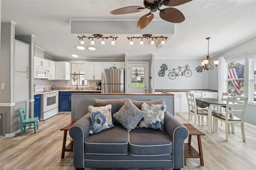 En Venta: $224,900 (2 camas, 2 baños, 1050 Pies cuadrados)