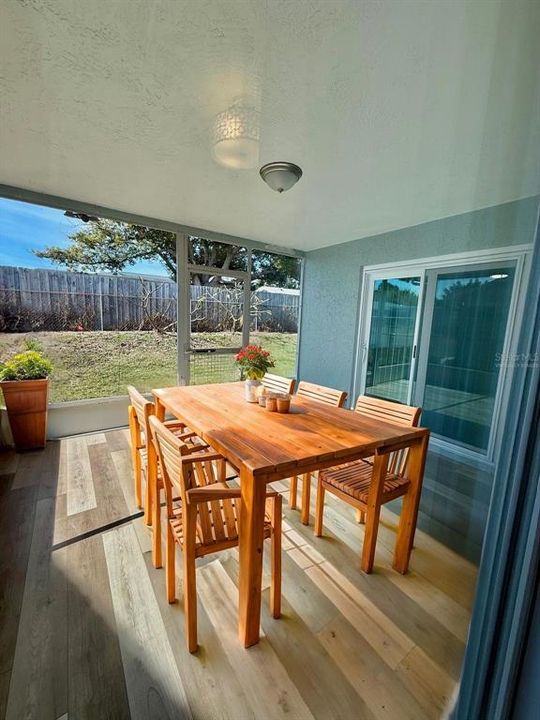 For Sale: $299,900 (3 beds, 2 baths, 1362 Square Feet)