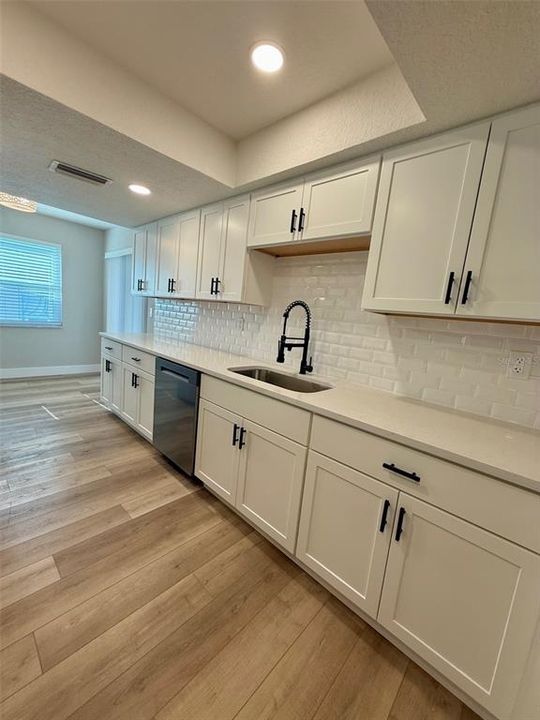 For Sale: $299,900 (3 beds, 2 baths, 1362 Square Feet)