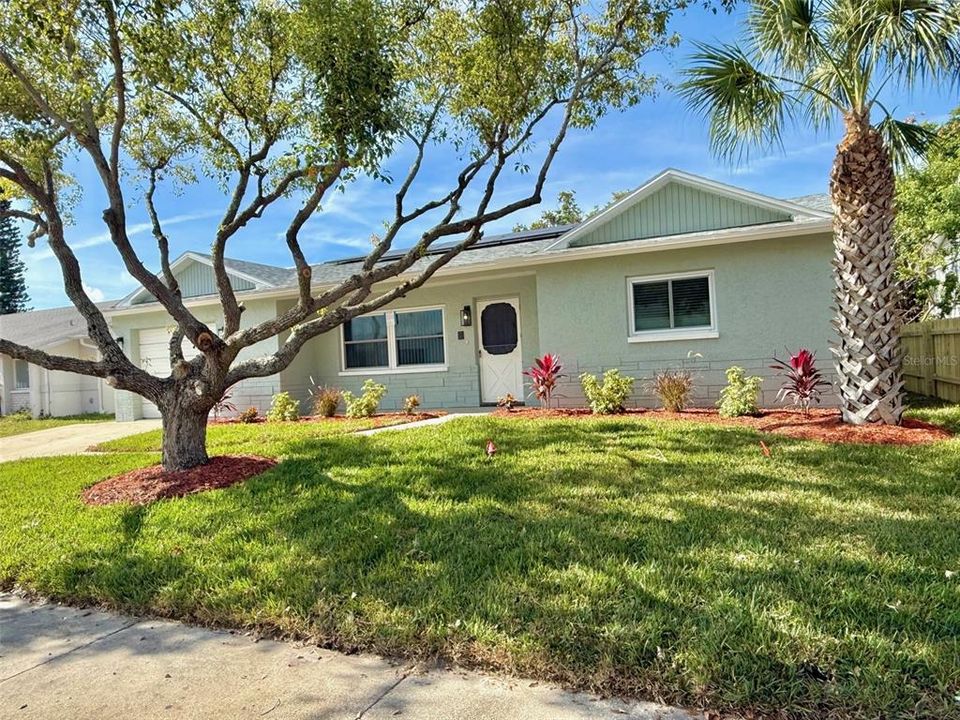 For Sale: $299,900 (3 beds, 2 baths, 1362 Square Feet)