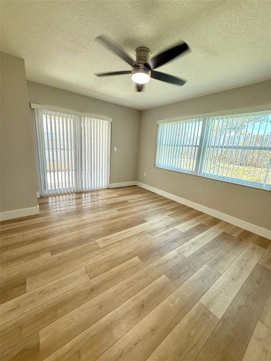 For Sale: $299,900 (3 beds, 2 baths, 1362 Square Feet)