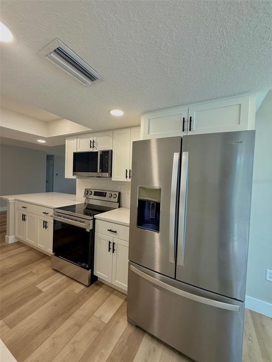 For Sale: $299,900 (3 beds, 2 baths, 1362 Square Feet)