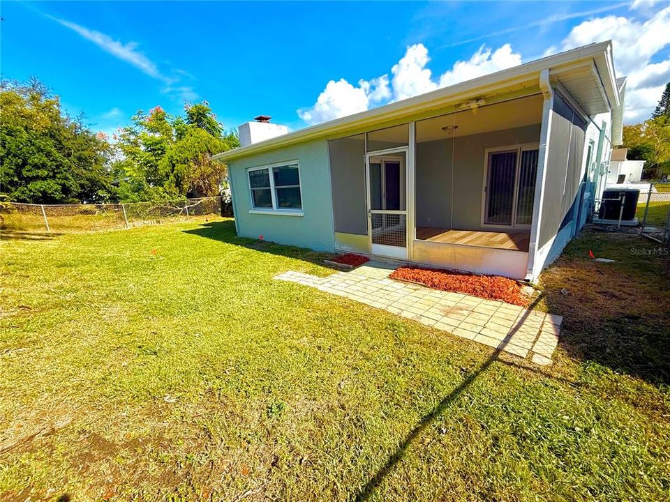 For Sale: $299,900 (3 beds, 2 baths, 1362 Square Feet)