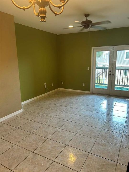 На продажу: $180,000 (2 спален, 2 ванн, 1143 Квадратных фут)