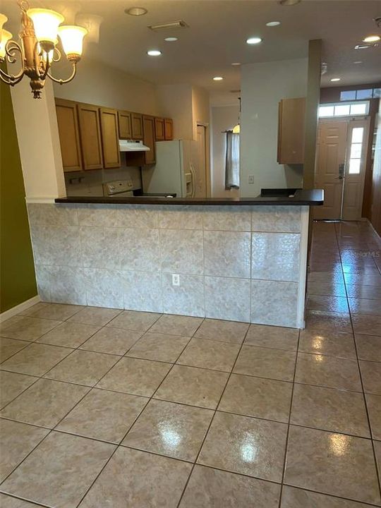 На продажу: $180,000 (2 спален, 2 ванн, 1143 Квадратных фут)