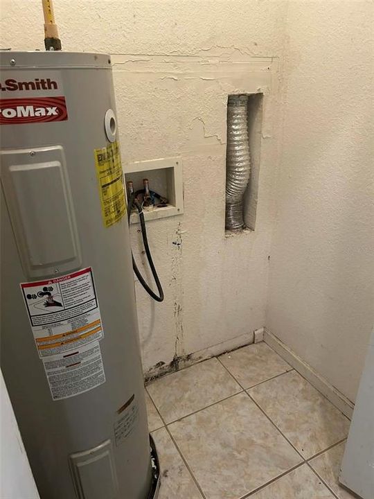 На продажу: $180,000 (2 спален, 2 ванн, 1143 Квадратных фут)